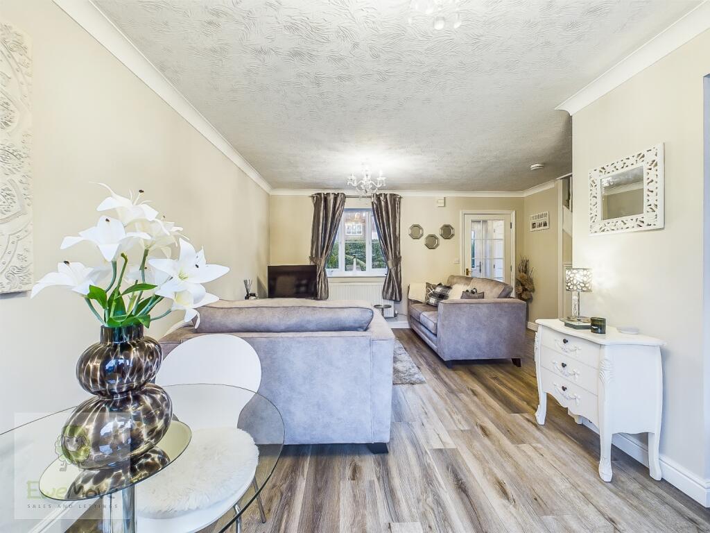 Dining Area Into Lounge