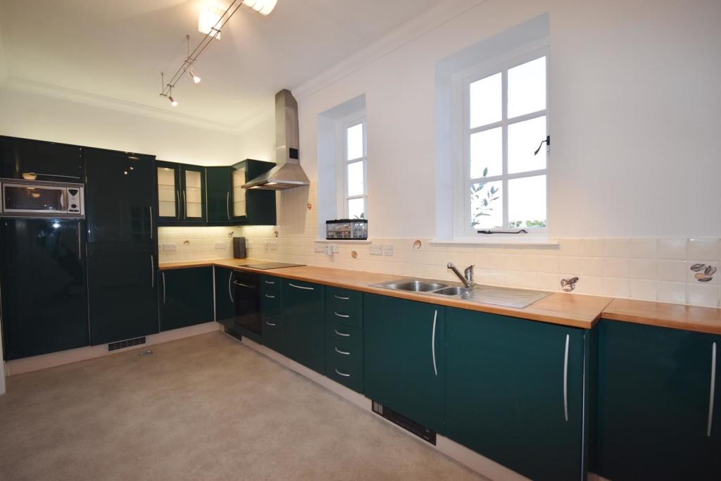 Kitchen..JPG