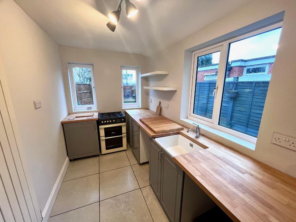 Kitchen 1.jpg