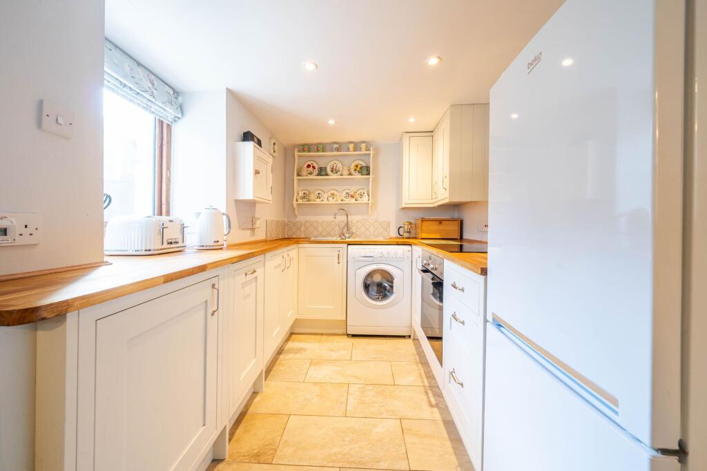 OPEN PLAN LIVING AREA