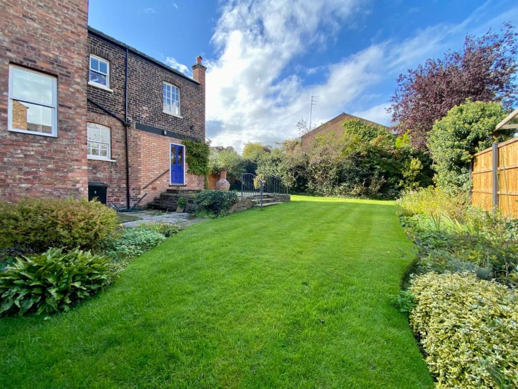 Garden Aspect 3