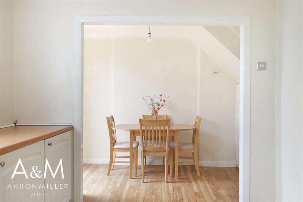 Kitchen/Dining Area