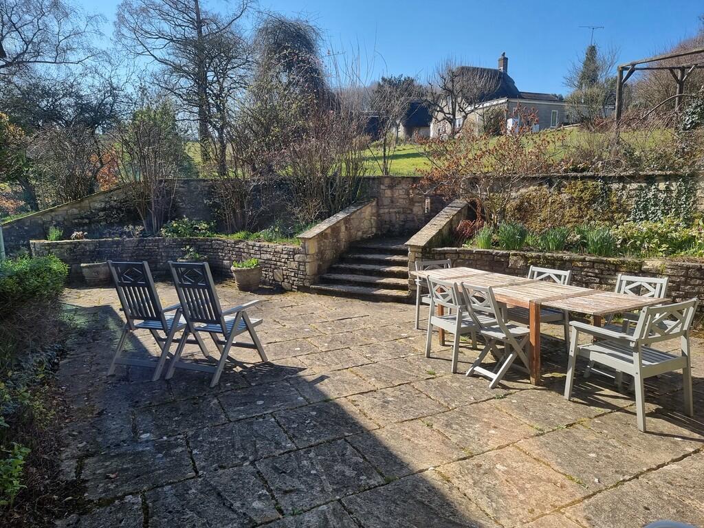 GARDEN PHOTOGRAPH...