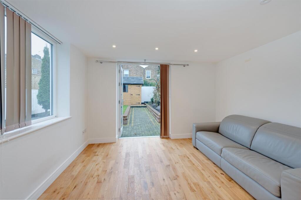 51404 Hi res (11).jpg