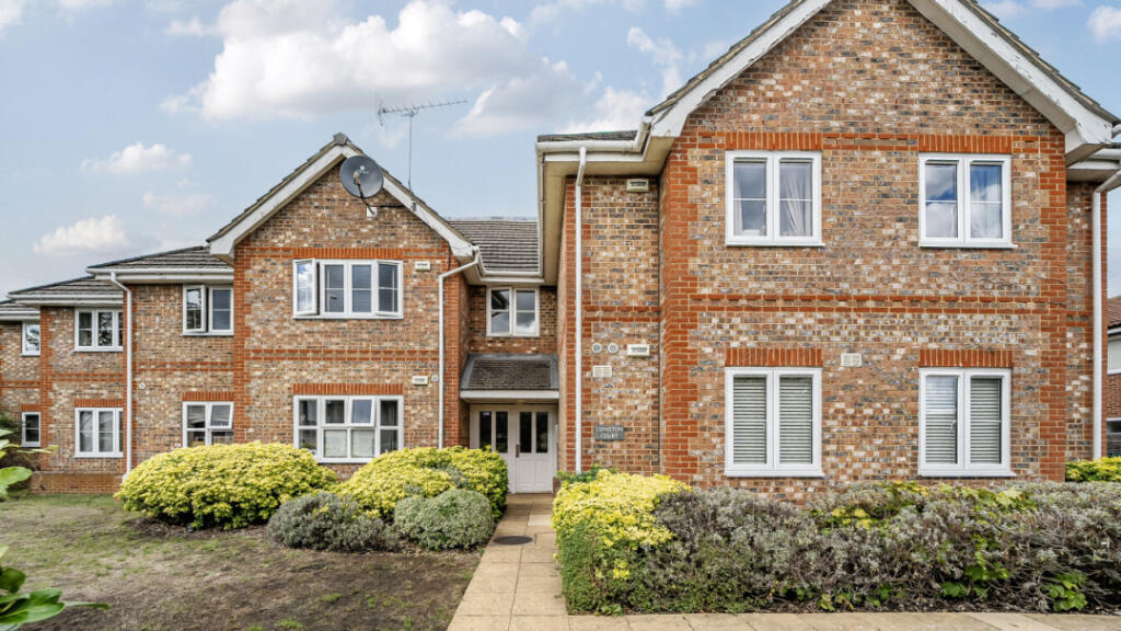 10 Coniston Court, TW15 3DR