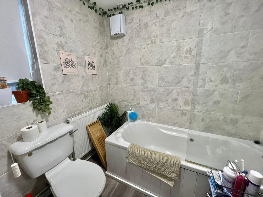 upload_bathroom_2_659d129404026.jpeg