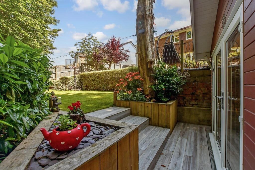 External Lifestyle Photograph