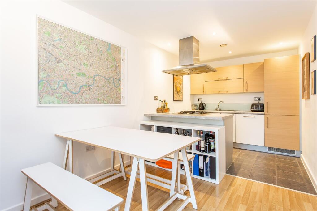 Kitchen/Dining Area