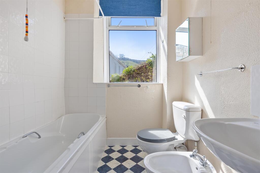 A14 - Flat 1 Hillside Court - 250404.jpg