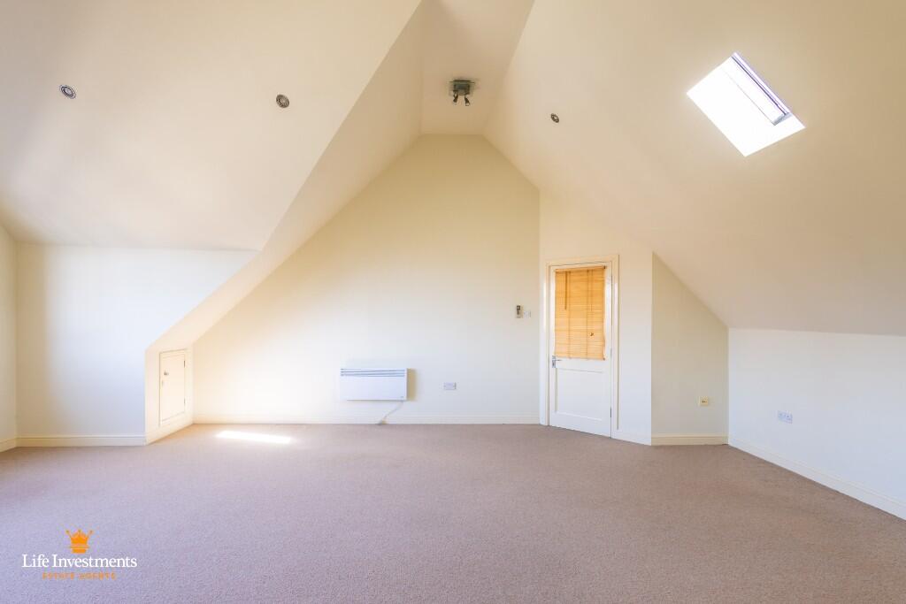 Lounge/Dining Rm.