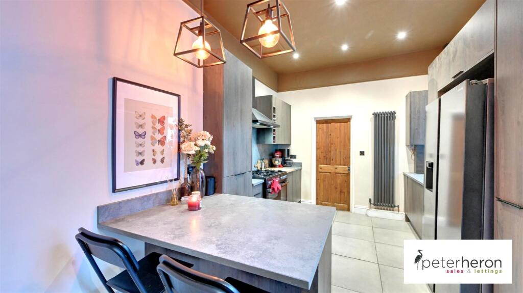 Breakfasting Kitchen