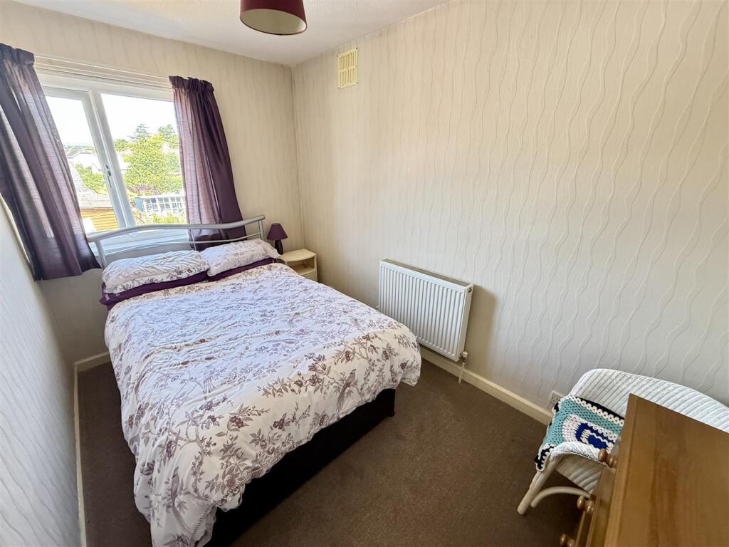 REAR BEDROOM 3
