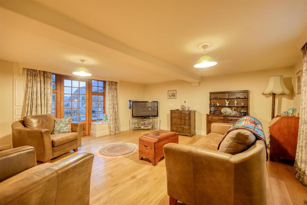 45 Main Street Caldecott-33.jpg