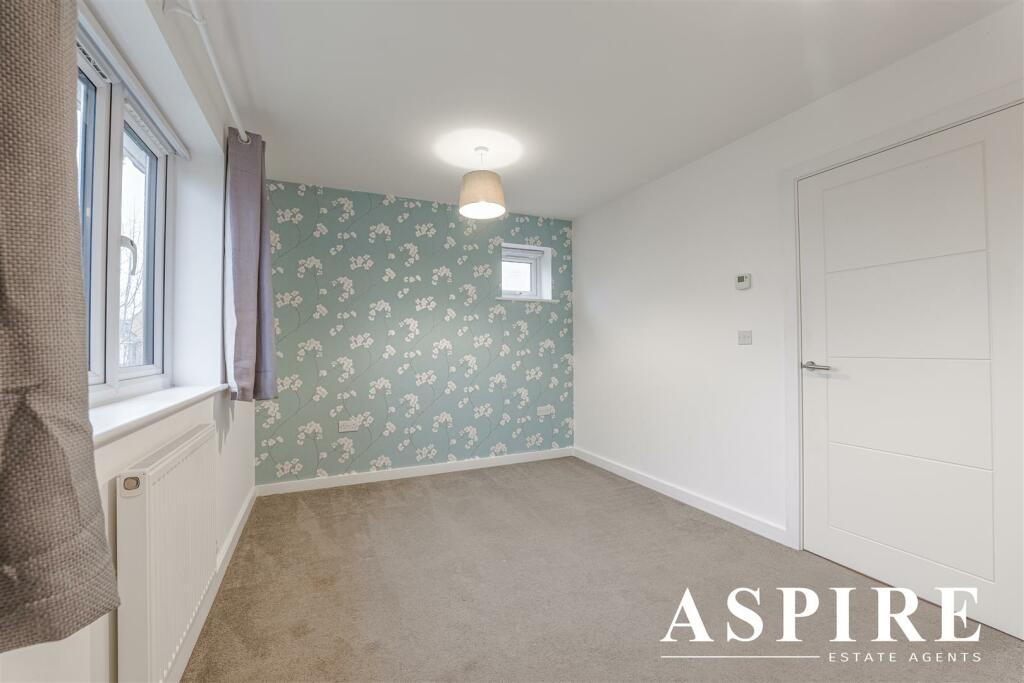 281 FAIRFAX DRIVE-13-12-24-14.jpg