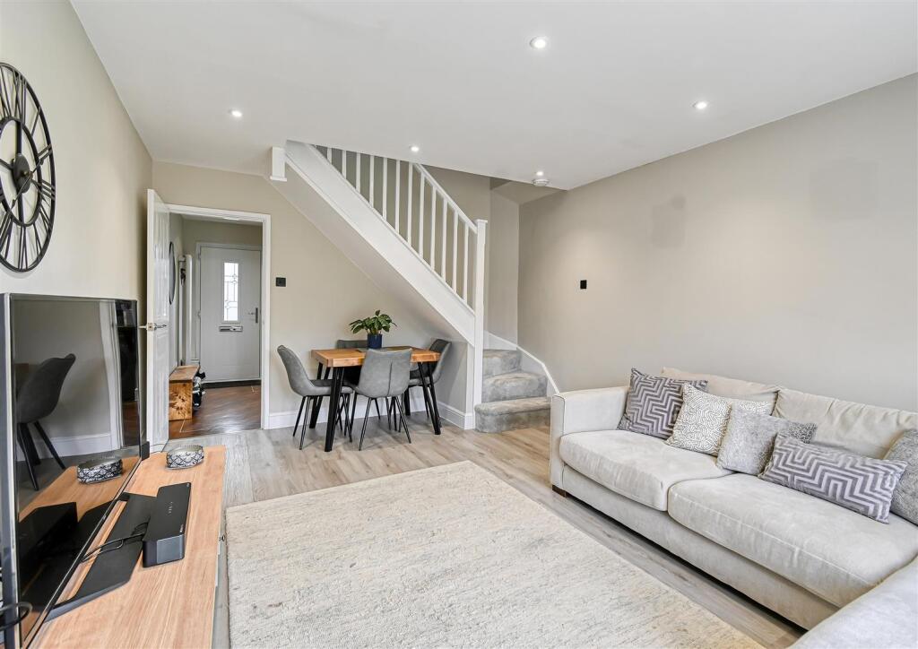 16 Ridley Close-05.jpg