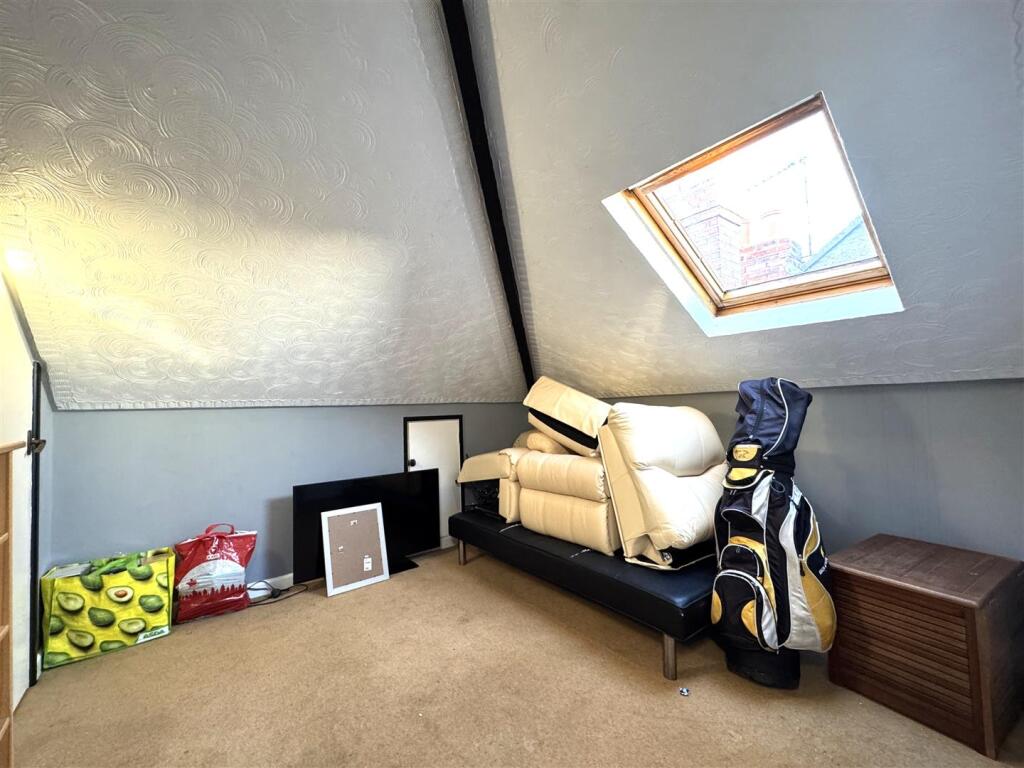 Loft room / office
