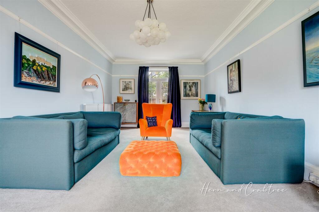 Queen Anne Square, Cardiff, HernCrabtree (17).jpg