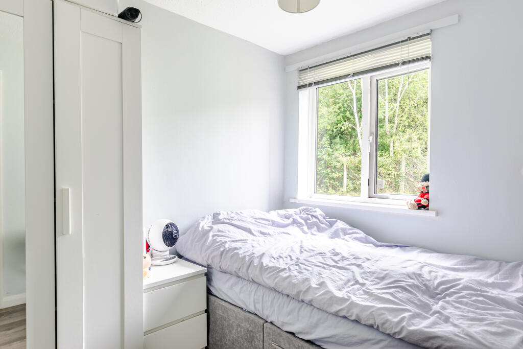bedroom2