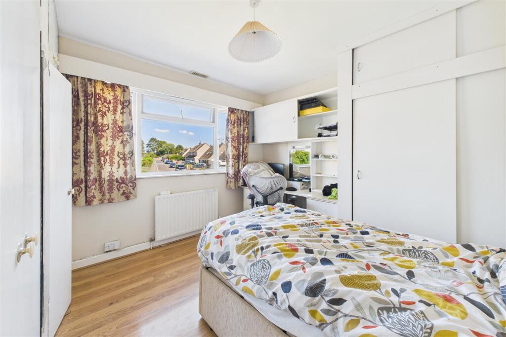 44 Hillcrest Road, Nailsea, North Somerset BS48 2J