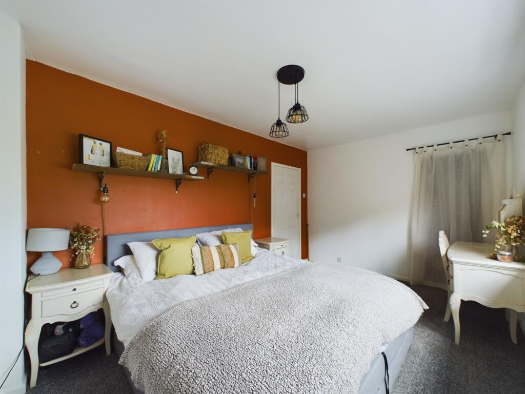 CAM02195G0-PR0040-STILL021