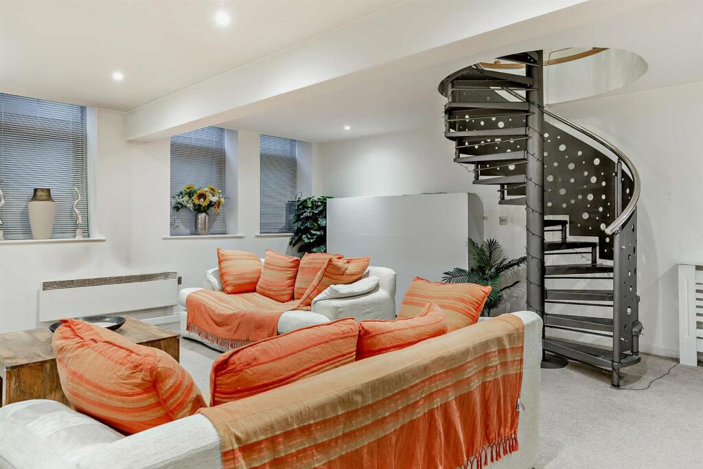 8665325-interior12-800.jpg
