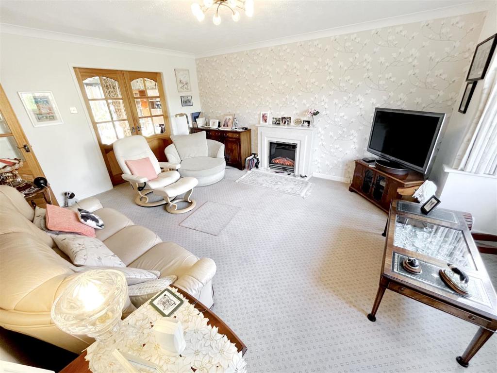 Lounge Aspect 2.jpg