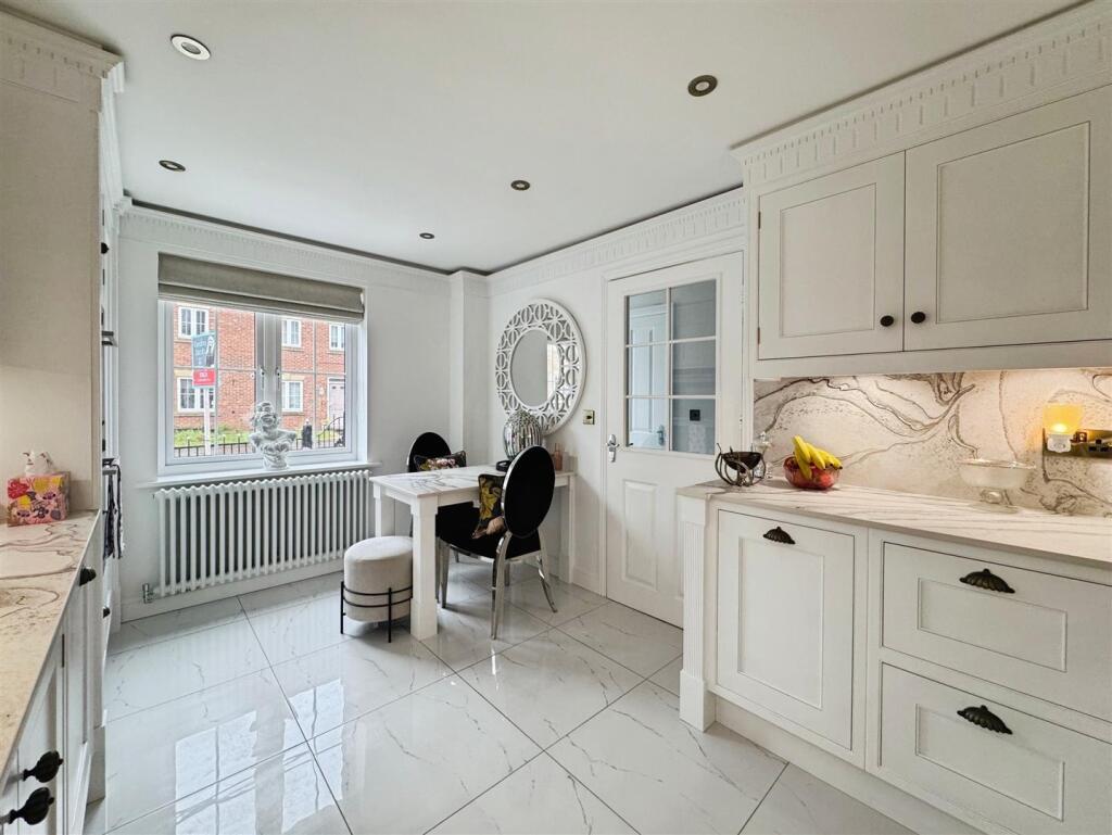 a7d4f9f6--4657-906B-46E7CBB68880-19613-00000F0CA9B