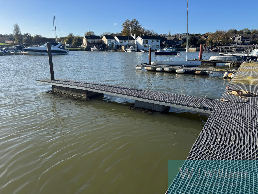 Pontoon