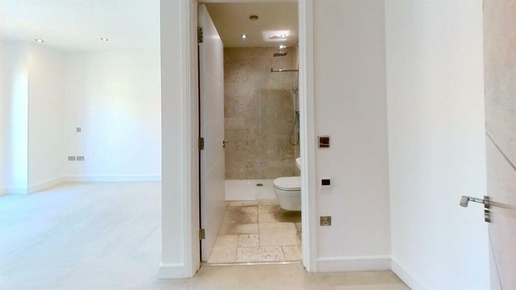 F5-Ivy-House-Bathroom.jpg