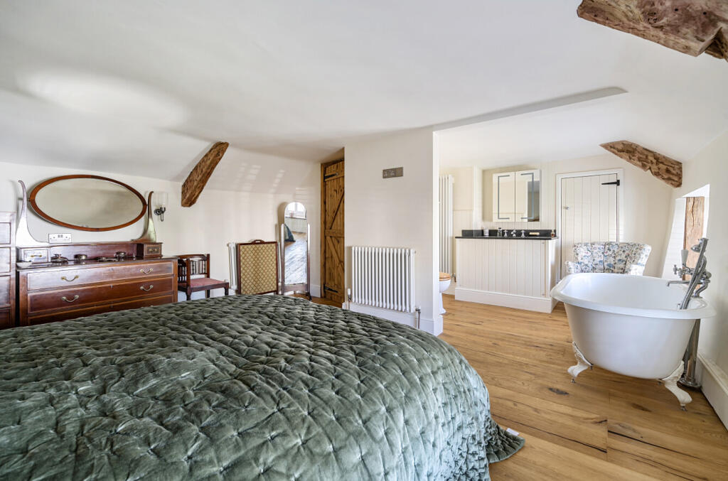 1343110-3-68a9215...