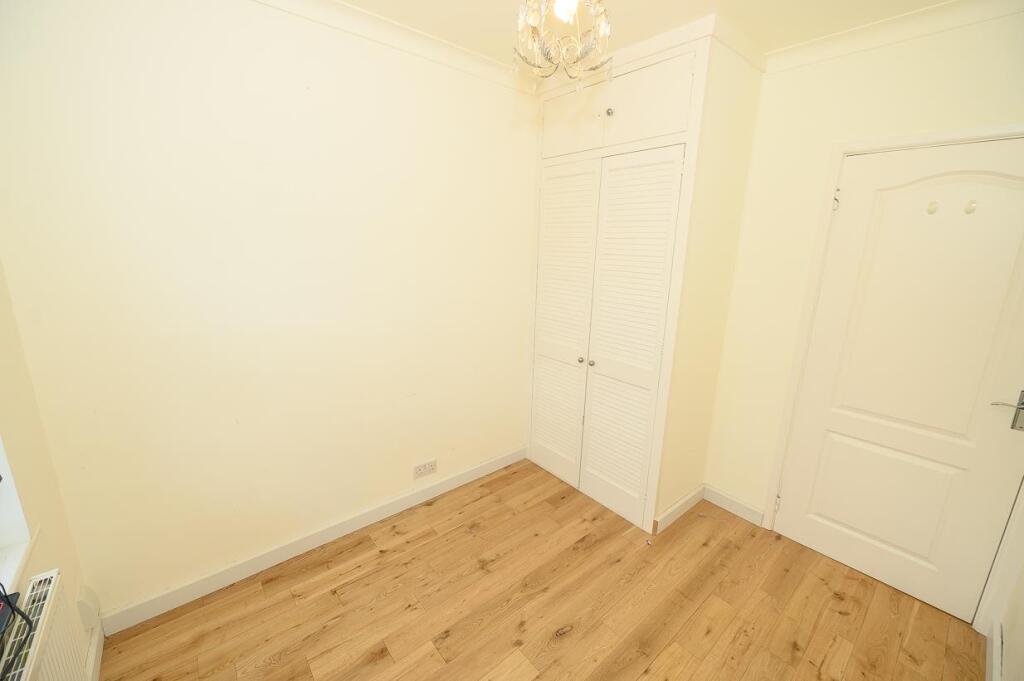 Bedroom three pic 2.jpg