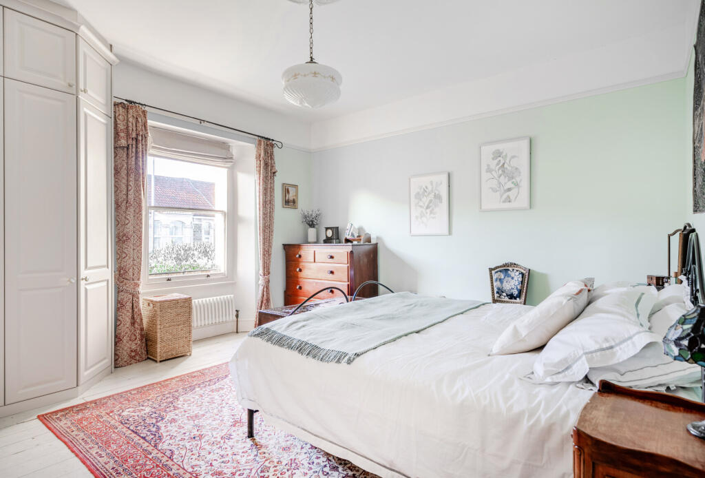 1359132-4-68d65ff...