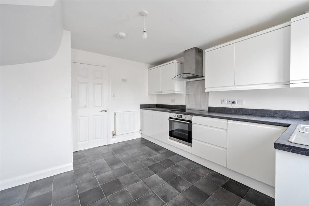 69a Johnson Avenue, Brackley (11).jpg