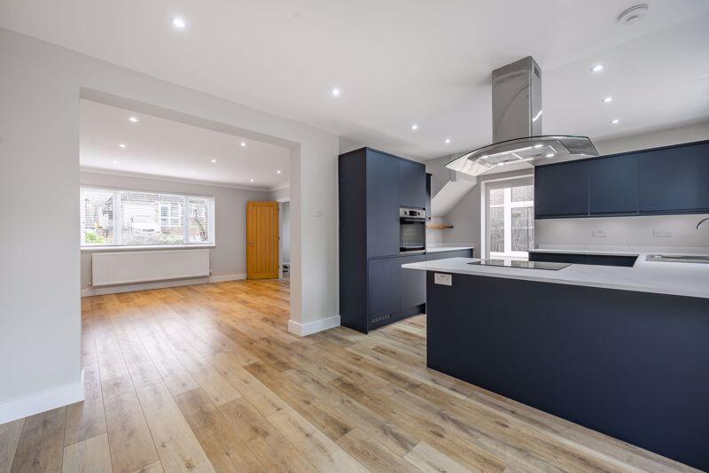 Kitchen/ Dining room