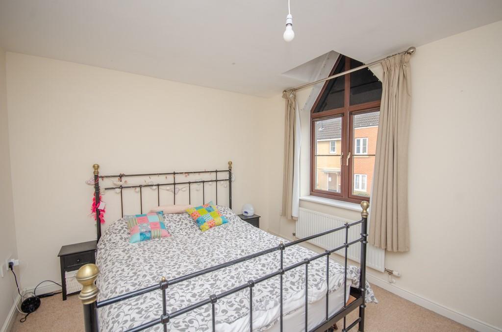 Bedroom 1.jpg