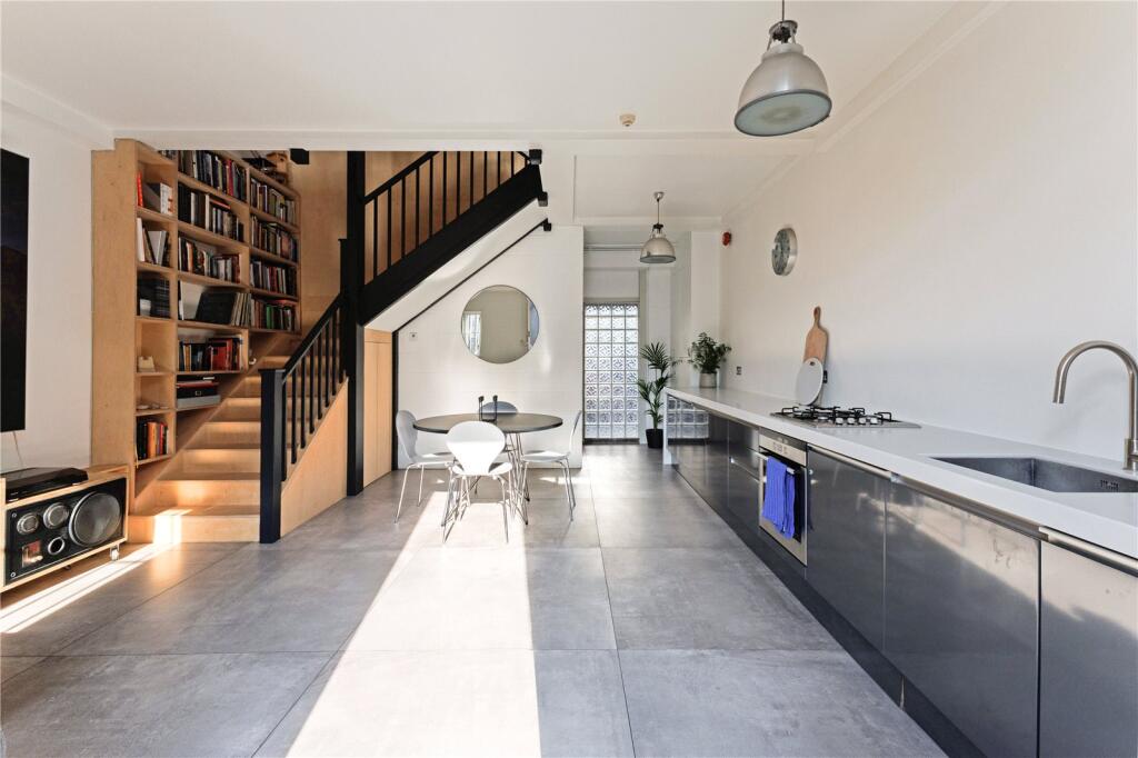 Reception/Kitchen