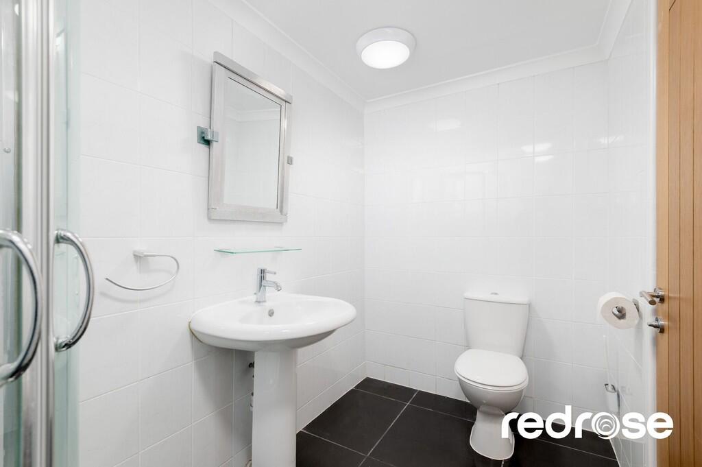 web_18 Harlech Dr...