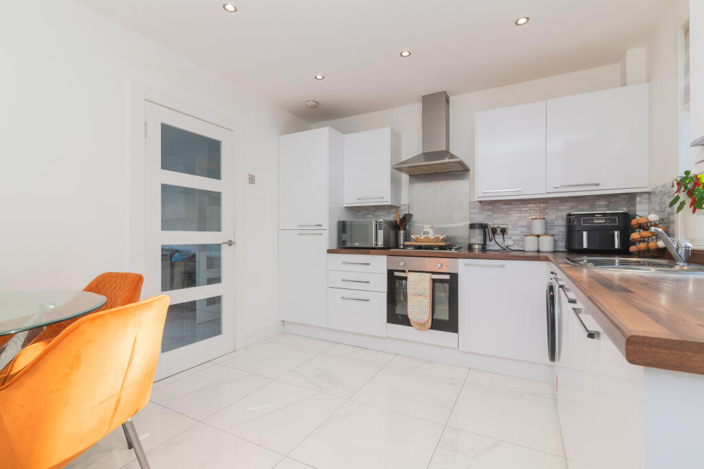 10 burnfoot crescent paisley pa2 8nr-3