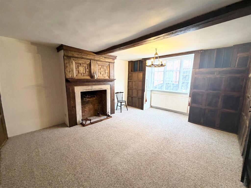 Dining room.jpg