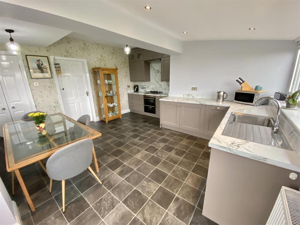 Bramleys Estate Agents - Scopsley Lane - Mirfield 