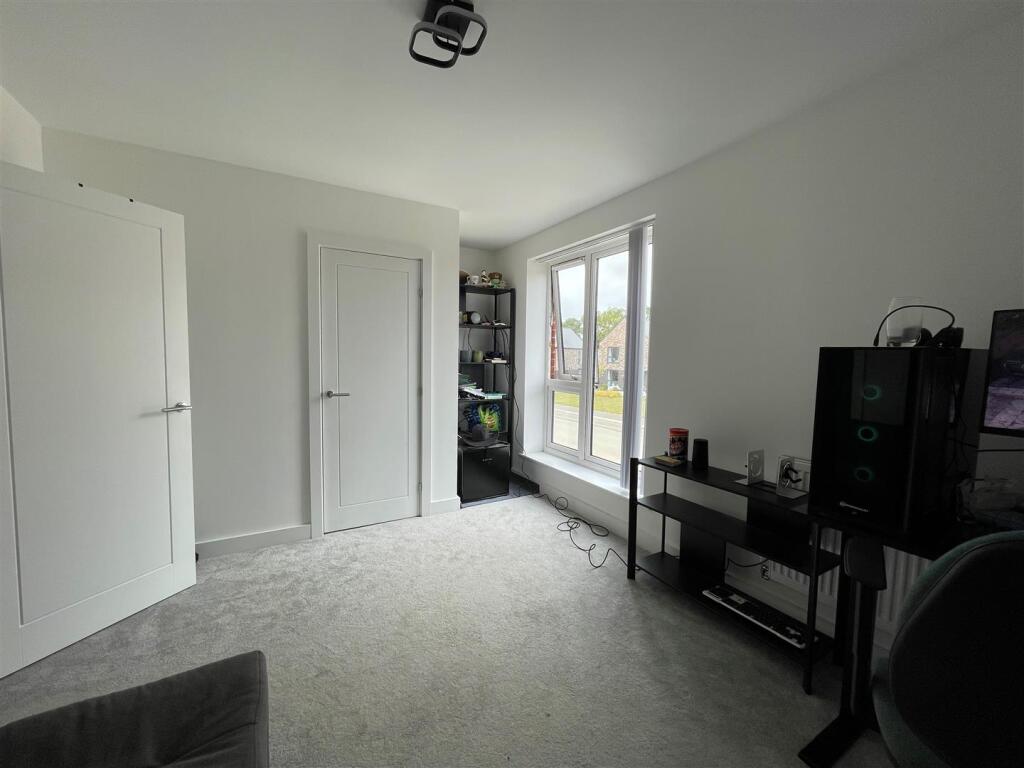 48 Wren Way - Bed 2 (1).jpg