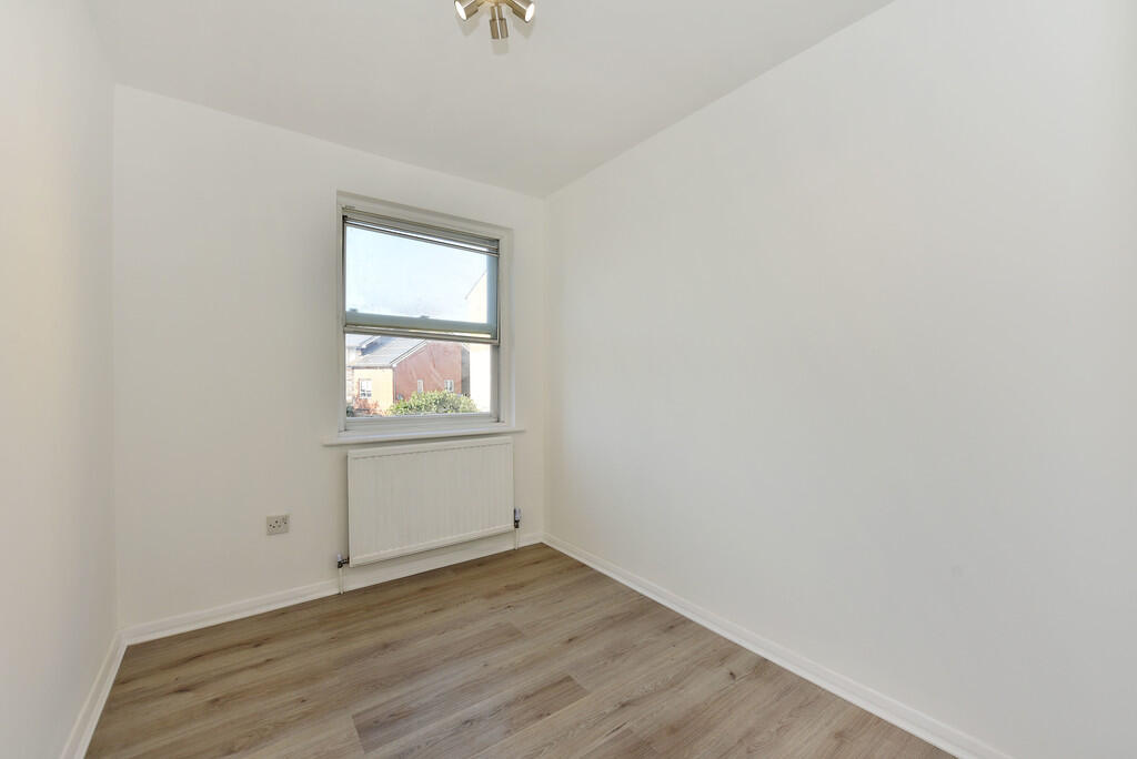 66 Edmestone Clos...