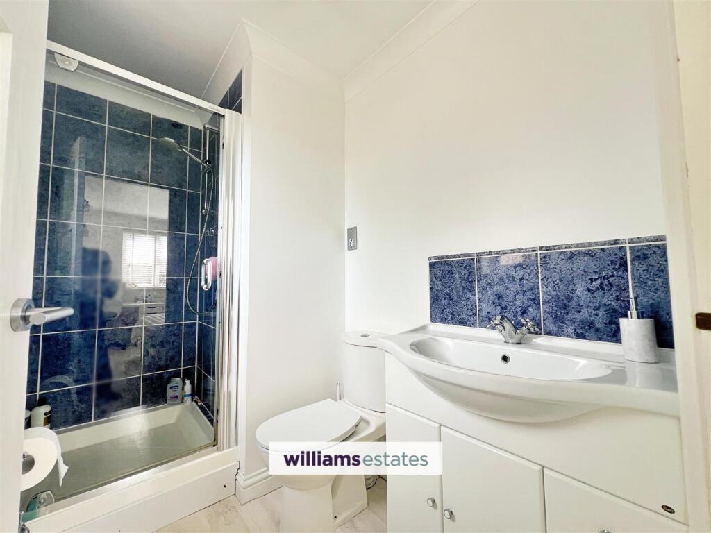 Bedroom Two En Suite