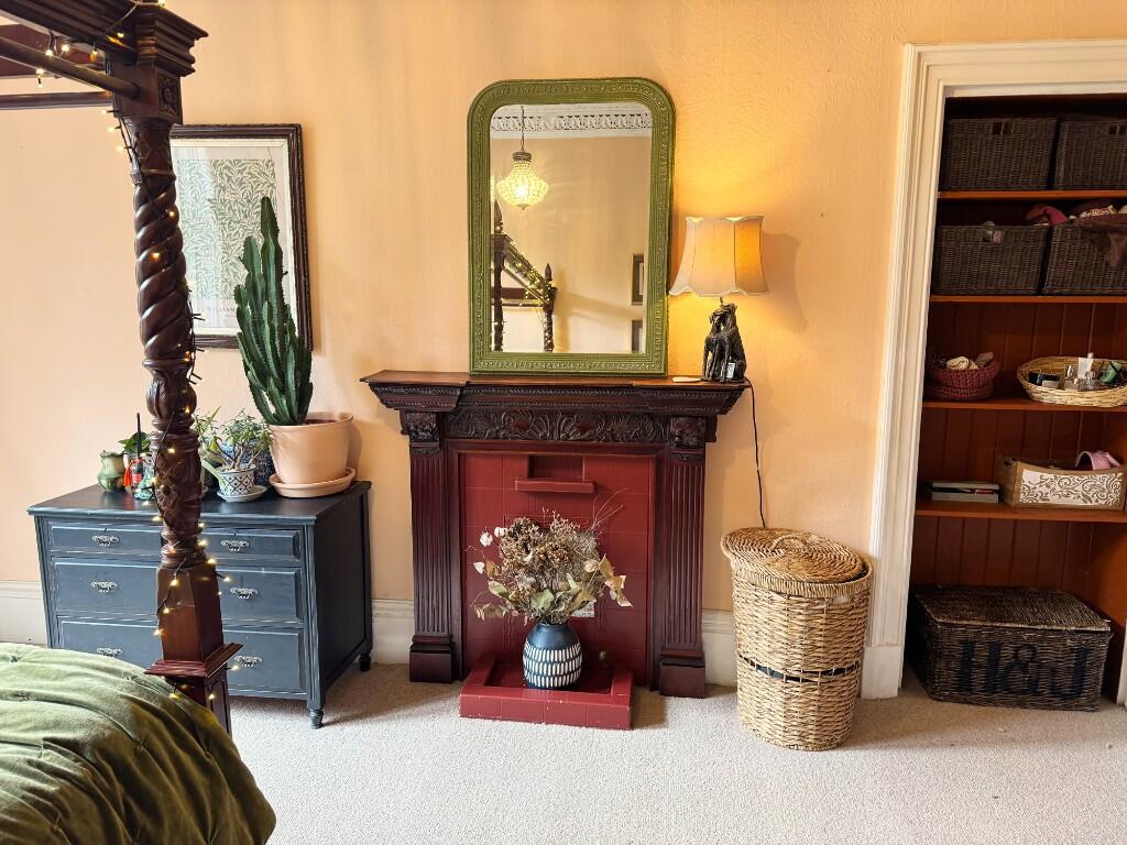 Bedroom1 (3)