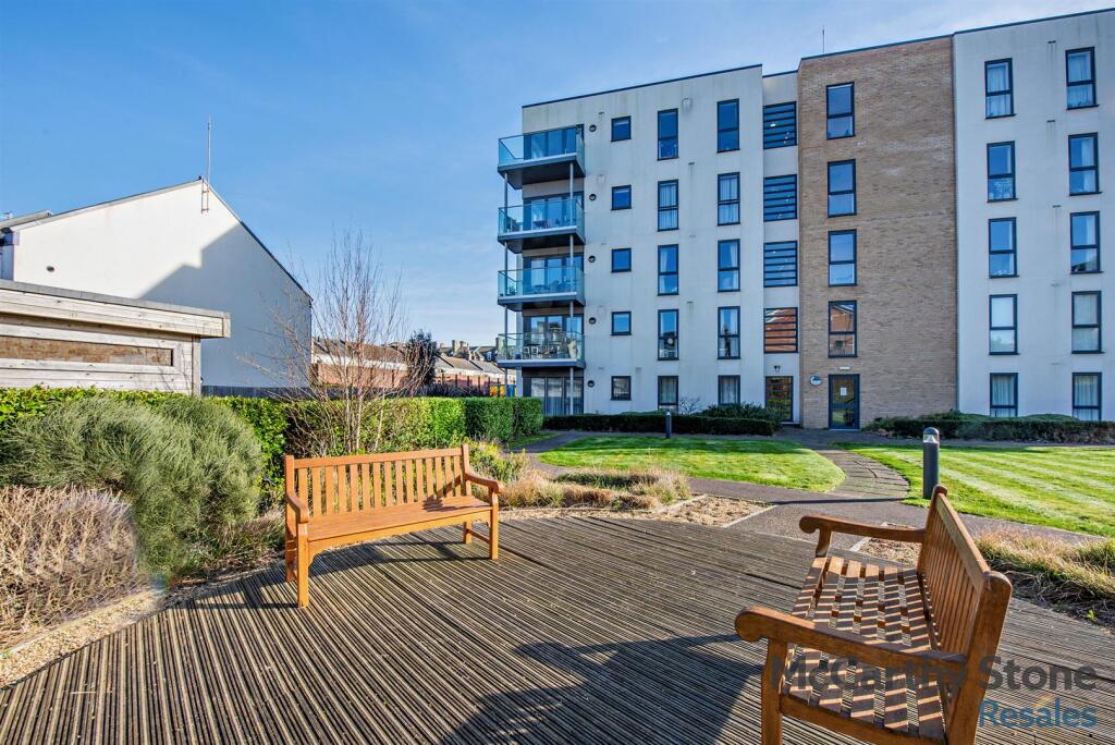 8641255-exterior05-800.jpg