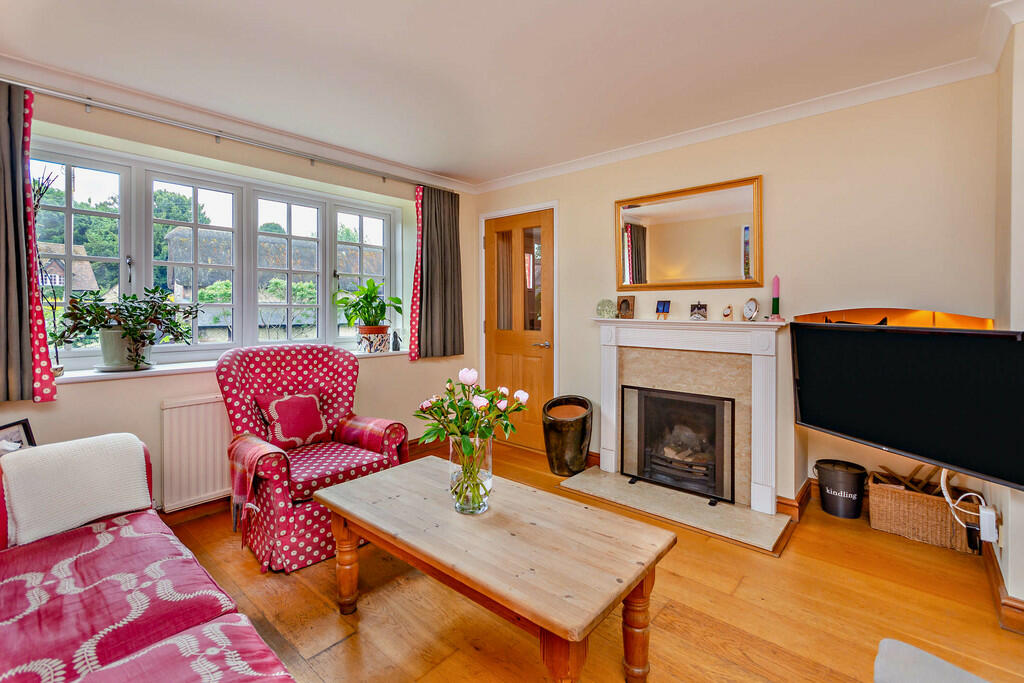 8601540-interior1...