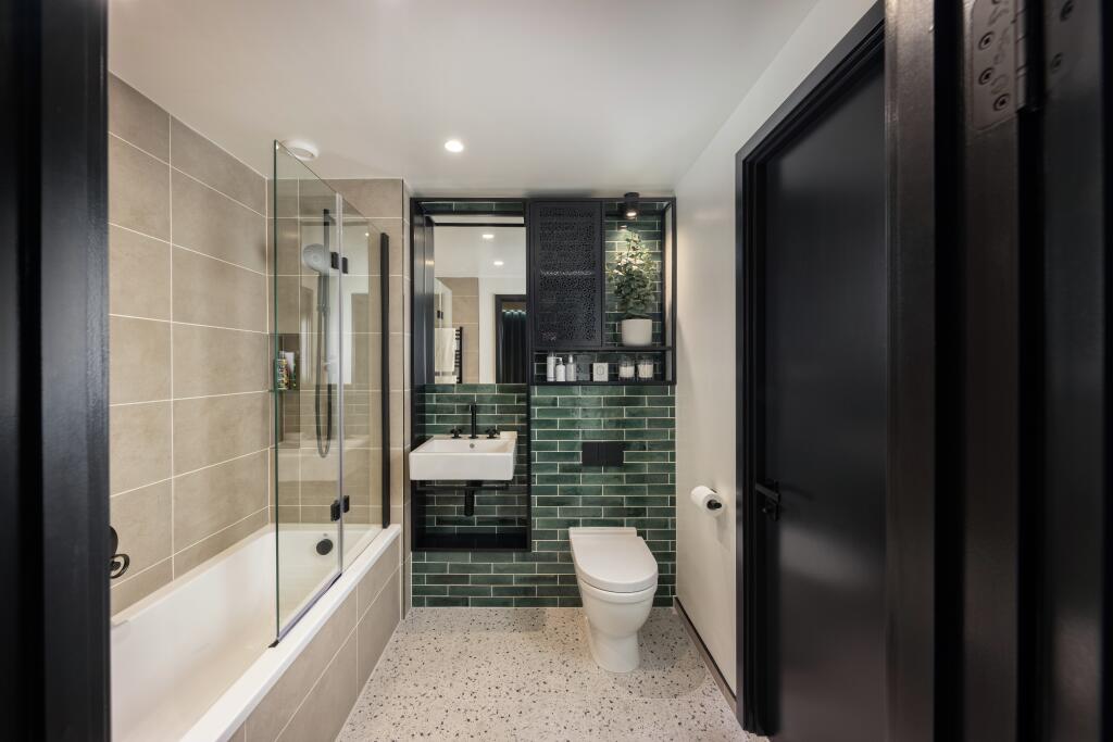 Poplar Riverside- show apartment