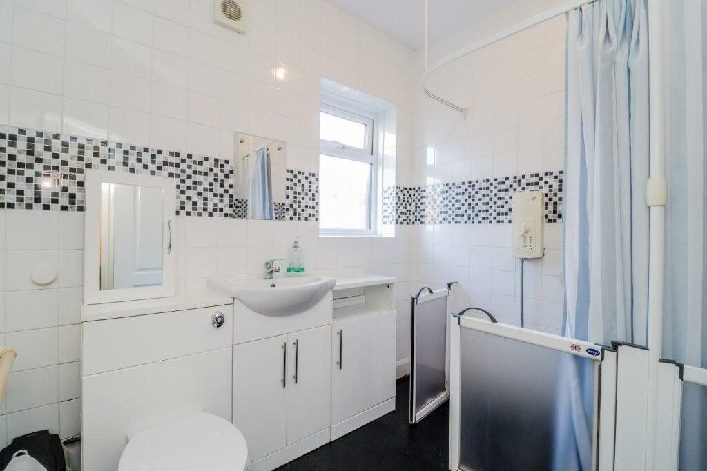 Family Shower Room