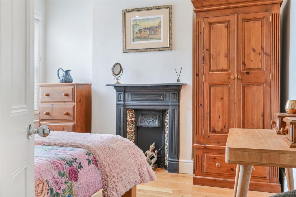 COLLEGE ROAD (8).jpg