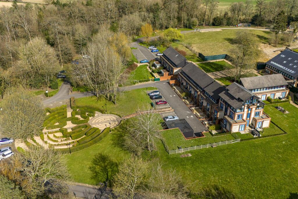 4 Uplands House, HP15 6DY-1.jpg
